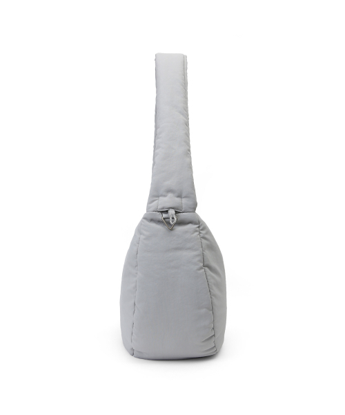 UNDERCONTROL STUDIO(アンダーコントロールスタジオ)の「ストラップ調整可能ダウンショルダーバッグ CLOUD CROSS BODY BAG / BIG / コンバートストラップ / SK(メッセンジャーバッグ・レディース・その他・FREE)」の7枚目の写真