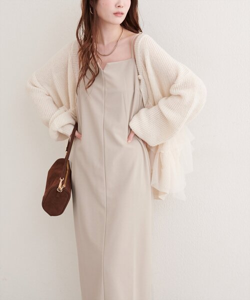 natural couture（ナチュラルクチュール）の「カットジョーゼットナローキャミワンピース（ワンピース・レディース・グレイッシュベージュ/ブラック/グレー/ドット/その他1・FREE）」の4枚目の写真