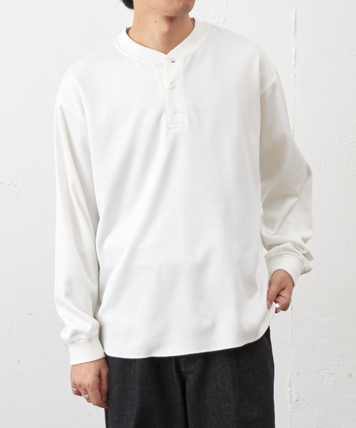 COLONY 2139(コロニートゥーワンスリーナイン)の「ハニカムヘンリーネックプルオーバー(Tシャツ/カットソー・メンズ・チャコールグレー/ブラック/ホワイト・MEDIUM/LARGE)」の7枚目の写真
