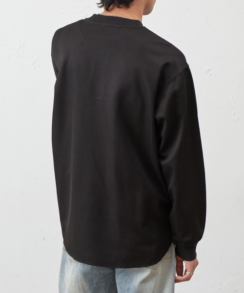 COLONY 2139(コロニートゥーワンスリーナイン)の「ハニカムヘンリーネックプルオーバー(Tシャツ/カットソー・メンズ・チャコールグレー/ブラック/ホワイト・MEDIUM/LARGE)」の14枚目の写真
