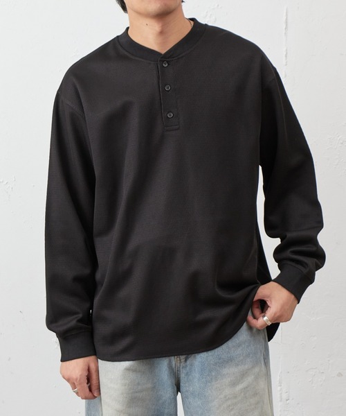 COLONY 2139(コロニートゥーワンスリーナイン)の「ハニカムヘンリーネックプルオーバー(Tシャツ/カットソー・メンズ・チャコールグレー/ブラック/ホワイト・MEDIUM/LARGE)」の12枚目の写真