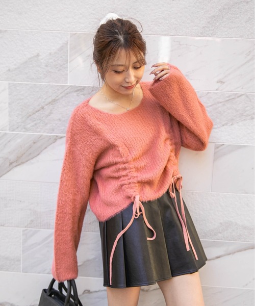 GORGE（ゴージ）の「《前ドロスト×ふわモコ》ストリート×フェミ映え◎くしゅギャザー秋冬ニットトップス（ニット/セーター・レディース・チャコール/ピンク/アイボリー・F）」の4枚目の写真