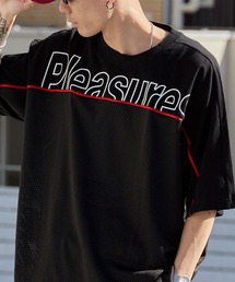 PLEASURES（プレジャー）の「PLEASURES/プレジャーズ クルーネックス フットボールTシャツ 2026年春夏（Tシャツ/カットソー）」