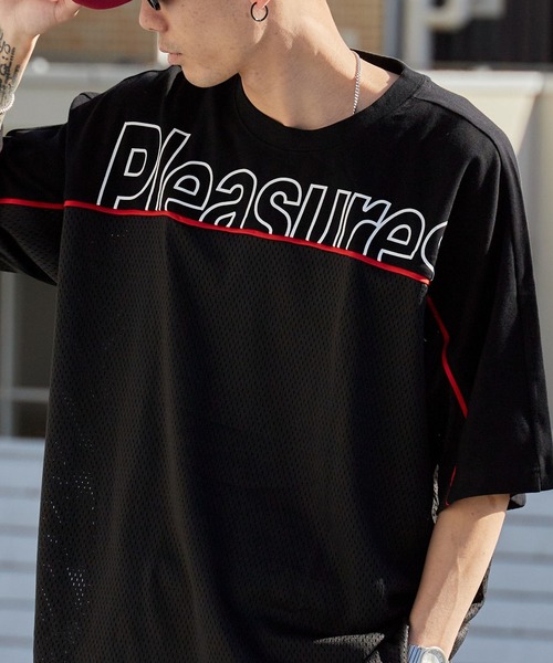PLEASURES/プレジャーズ クルーネックス フットボールTシャツ 2026年