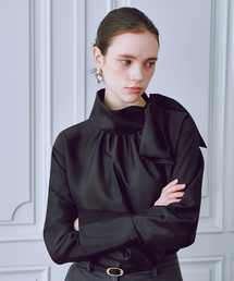 JULIY&CALLA（ジュリー&カラー）の「25FW カラー1 GBTN ララ ブラウス ブラック (ツーウェイ)（シャツ/ブラウス）」