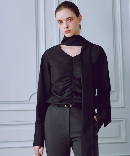 JULIY&CALLA（ジュリー&カラー）の「25FW カラー1 GBTN ララ ブラウス ブラック (ツーウェイ)（シャツ/ブラウス・レディース・その他・FREE）」の2枚目の写真