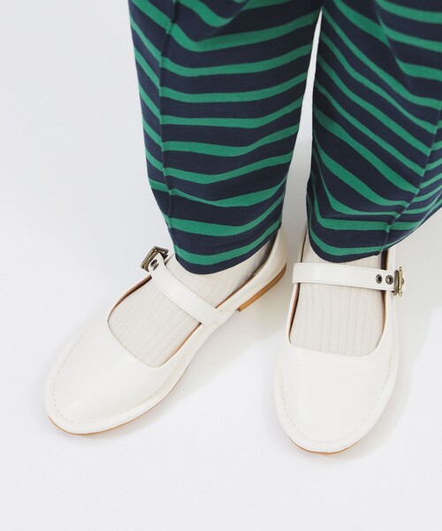 BEAMS BOY(ビームスボーイ)の「メリージェーン シューズ(バレエシューズ・レディース・ブラック/ホワイト・24/23.5/23/25/24.5)」の1枚目の写真