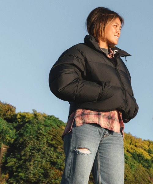 BILLABONG(ビラボン)の「BILLABONG レディース 【A/DIV.】STAND LOGO ADIV DOWN ジャケット 【2025年秋冬モデル】/ビラボン撥水加工ダウンジャケット(ブルゾン・レディース・ブラック/クリーム・MEDIUM/LARGE)」の2枚目の写真