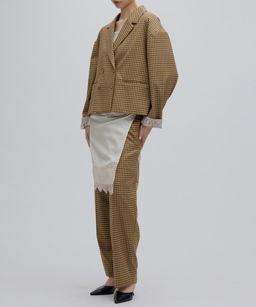 Ameri（アメリ）の「OVER WIDE SHOULDER JACKET（テーラードジャケット・レディース・ベージュ/ネイビー・FREE）」の6枚目の写真