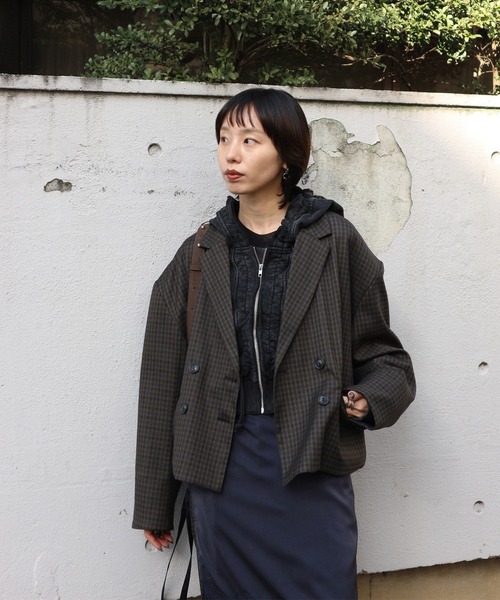 Ameri（アメリ）の「OVER WIDE SHOULDER JACKET（テーラードジャケット・レディース・ベージュ/ネイビー・FREE）」の11枚目の写真