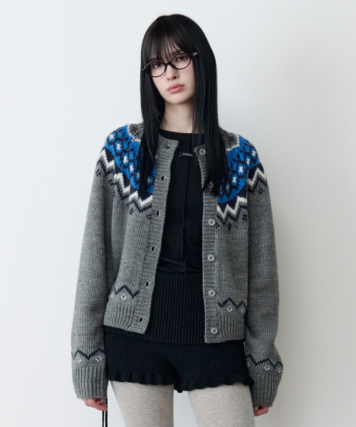 ROLAROLA（ロラロラ）の「COWICHAN JACQUARD KNIT CARDIGAN GRAY（カーディガン/ボレロ・レディース・グレー・FREE）」の2枚目の写真