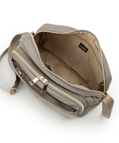 Lee（リー）の「【Lee別注／撥水】7ポケットショルダーバッグ（ショルダーバッグ・レディース・ブラック/ピンク系/グレー/ナチュラル/ブルー系7・00）」の13枚目の写真