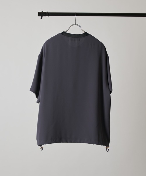 CULLNI(クルニ)の「【CULLNI exclusive for Lui's】ハーフジップバイカラークルーネックTシャツ(Tシャツ/カットソー・メンズ・ブラック/チャコールグレー/オフホワイト・2/1)」の12枚目の写真