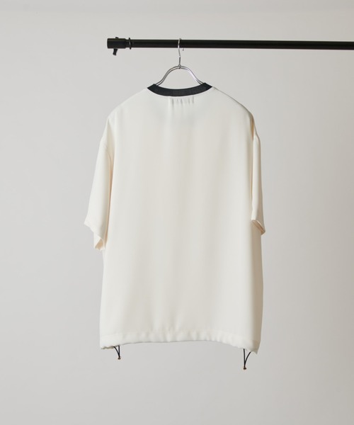 CULLNI(クルニ)の「【CULLNI exclusive for Lui's】ハーフジップバイカラークルーネックTシャツ(Tシャツ/カットソー・メンズ・ブラック/チャコールグレー/オフホワイト・2/1)」の6枚目の写真