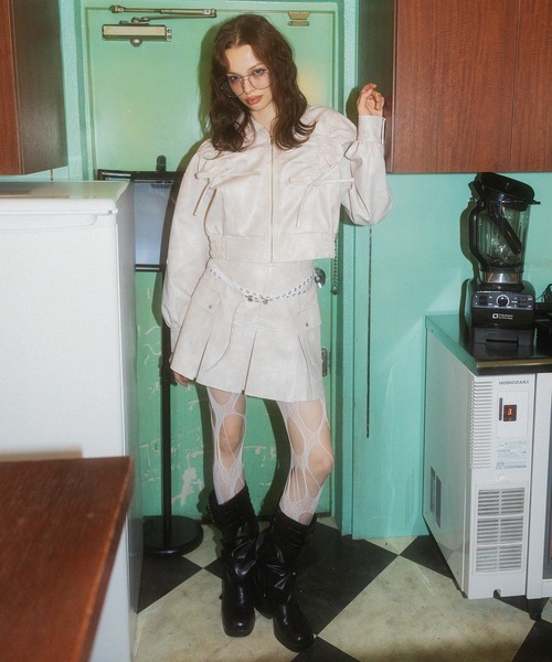 SPIRALGIRL（スパイラルガール）の「合皮ギャザーショートジャケット（ブルゾン・レディース・ブラック/オフホワイト/ブラウン・FREE）」の6枚目の写真