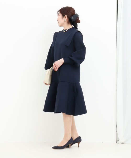 MICO COULIER（ミコクリエ）の「ミラノリブ　デザインワンピース（ワンピース・レディース・ネイビー/グレイッシュベージュ・38）」の3枚目の写真