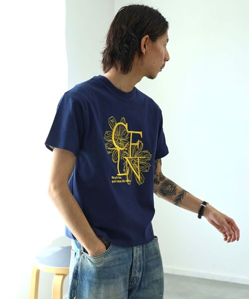 FFEIN(フェイン)の「【FFEIN(フェイン)】フラワー刺繍ロゴショート丈Tシャツ / Tシャツ クルーネック 半袖 刺繍 花柄 【短丈】(Tシャツ/カットソー・メンズ・ホワイト/ブラック/ネイビー・LARGE/MEDIUM/SMALL)」の13枚目の写真