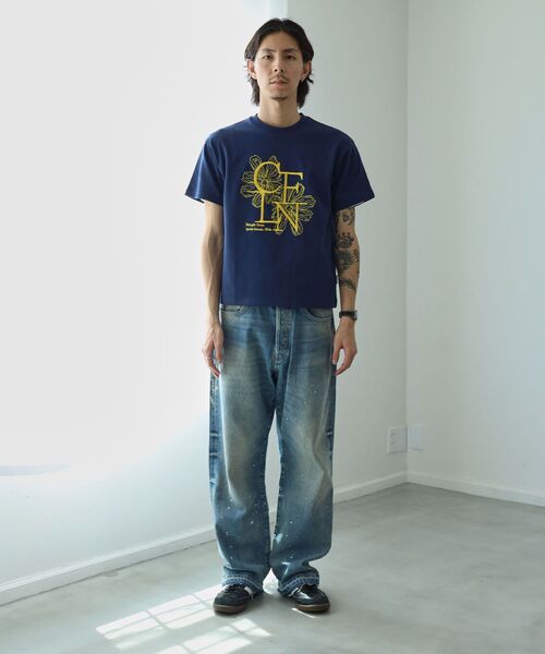 FFEIN(フェイン)の「【FFEIN(フェイン)】フラワー刺繍ロゴショート丈Tシャツ / Tシャツ クルーネック 半袖 刺繍 花柄 【短丈】(Tシャツ/カットソー・メンズ・ホワイト/ブラック/ネイビー・LARGE/MEDIUM/SMALL)」の15枚目の写真