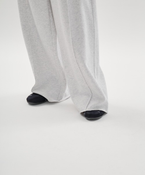 emmi（エミ）の「スウェットワイドパンツ【セットアップ対応】（スウェットパンツ・レディース・ライトグレー/チャコールグレー・0/1）」の12枚目の写真