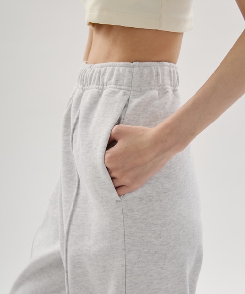emmi（エミ）の「スウェットワイドパンツ【セットアップ対応】（スウェットパンツ・レディース・ライトグレー/チャコールグレー・0/1）」の14枚目の写真