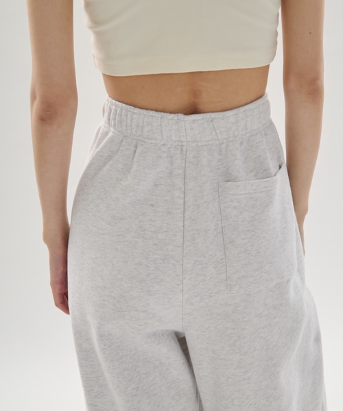 emmi（エミ）の「スウェットワイドパンツ【セットアップ対応】（スウェットパンツ・レディース・ライトグレー/チャコールグレー・0/1）」の16枚目の写真