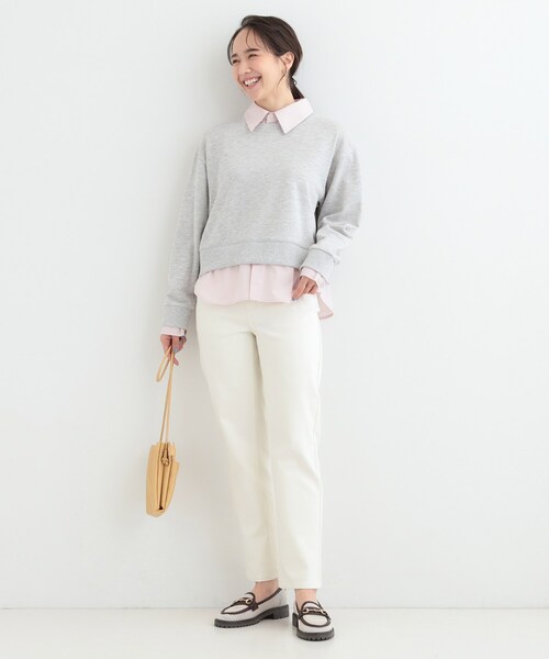 SHOO・LA・RUE(シューラルー)の「【洗濯機可】1枚でサマ見え シャツレイヤード風 スウェット(スウェット・レディース・ネイビー/ライトグレー/オフホワイト/チャコールグレー・01/02/03/04)」の12枚目の写真