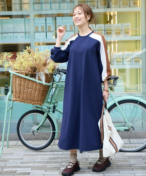SMILE LAND(スマイルランド)の「<大きいサイズ>ゆるシルエットカラーラインカットソーワンピース(ワンピース・レディース・ネイビー系/ブラック系/グリーン系・L/5L/4L/3L/LL)」の16枚目の写真