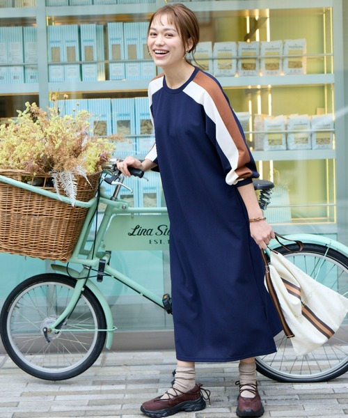 SMILE LAND(スマイルランド)の「<大きいサイズ>ゆるシルエットカラーラインカットソーワンピース(ワンピース・レディース・ネイビー系/ブラック系/グリーン系・L/5L/4L/3L/LL)」の18枚目の写真