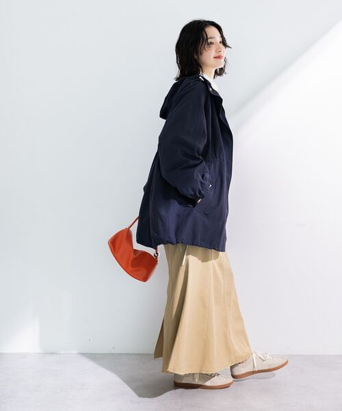 Green　Parks（グリーンパークス）の「撥水加工ミディ丈マウンテンパーカー（マウンテンパーカー・レディース・ベージュ/ネイビー/ホワイト系その他2・FREE）」の5枚目の写真