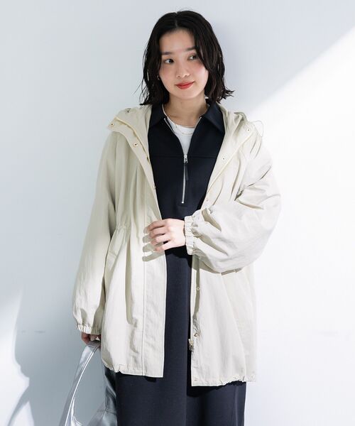 Green　Parks（グリーンパークス）の「撥水加工ミディ丈マウンテンパーカー（マウンテンパーカー・レディース・ベージュ/ネイビー/ホワイト系その他2・FREE）」の13枚目の写真