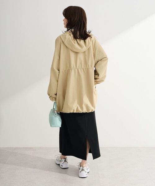 Green　Parks（グリーンパークス）の「撥水加工ミディ丈マウンテンパーカー（マウンテンパーカー・レディース・ベージュ/ネイビー/ホワイト系その他2・FREE）」の17枚目の写真