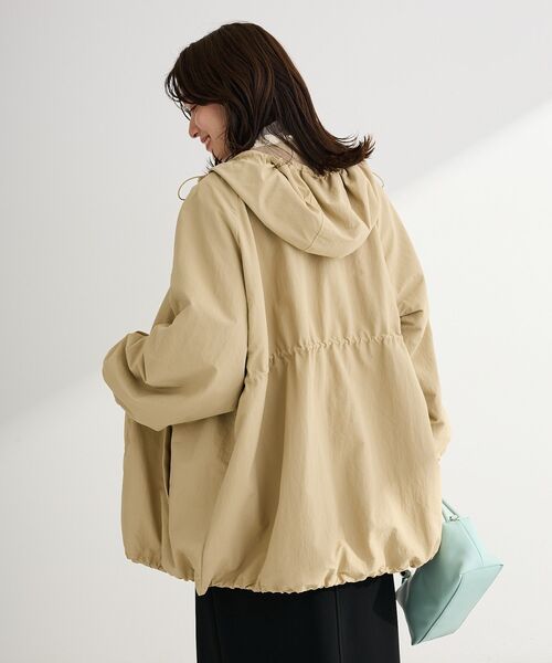 Green　Parks（グリーンパークス）の「撥水加工ミディ丈マウンテンパーカー（マウンテンパーカー・レディース・ベージュ/ネイビー/ホワイト系その他2・FREE）」の20枚目の写真