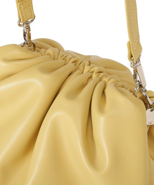 Green Parks(グリーンパークス)の「パテッドドロストショルダーバッグ(ショルダーバッグ・レディース・イエロー/ブラック/アイボリー/グリーン・FREE)」の15枚目の写真