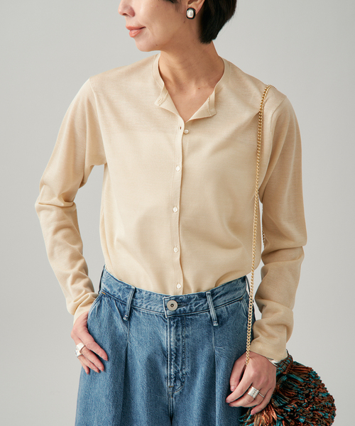 VERMEIL par iena（ヴェルメイユパーイエナ）の「シルク MIX クルーネックカーディガン（カーディガン/ボレロ・レディース・ベージュ/カーキ・FREE）」の14枚目の写真