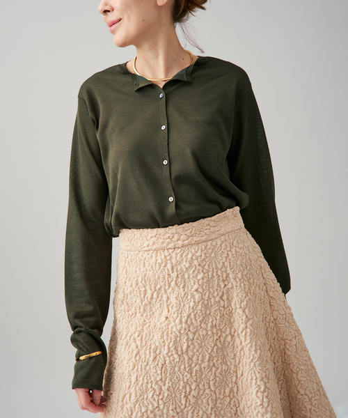 VERMEIL par iena（ヴェルメイユパーイエナ）の「シルク MIX クルーネックカーディガン（カーディガン/ボレロ・レディース・ベージュ/カーキ・FREE）」の18枚目の写真