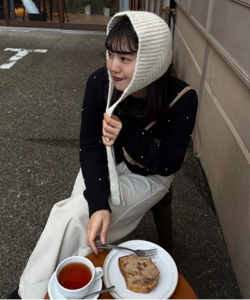 lawgy(ラウジー)の「pearl like simple silhouette cardigan / パールライクシンプルシルエットカーディガン(カーディガン/ボレロ・レディース・グレー/ブラック・FREE)」の12枚目の写真