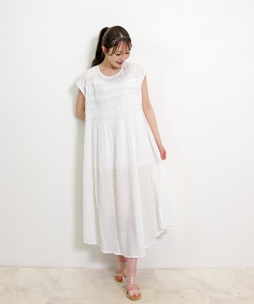 Belta attrice(ベルタアトリーチェ)の「リゾート インドコットンボイルプリーツロングワンピース/袖なし(ワンピース・レディース・ブラック/ブルー/ホワイト・FREE)」の4枚目の写真