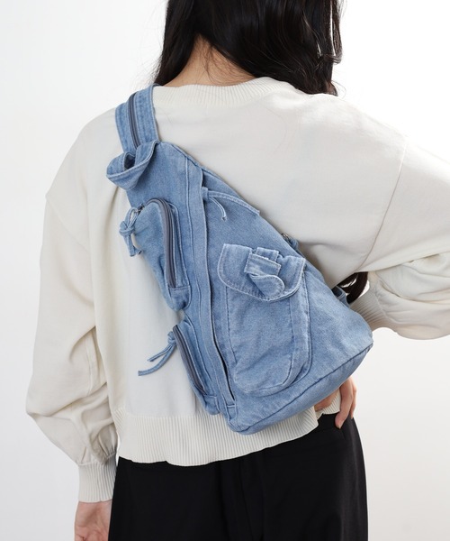 crossi(クロッシー)の「デニム マルチポケット ボディバッグ(ボディバッグ/ウエストポーチ・レディース・ブルー/ブラック/ネイビー・FREE)」の12枚目の写真