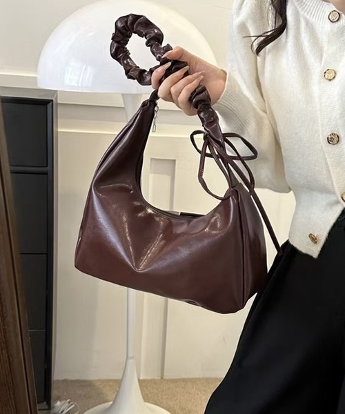 folka(フォルカ)の「2C71-IT リボンディテール ギャザーハンドル ワンショルダーバッグ(ショルダーバッグ・レディース・ブラウン/ブラック/シルバー・ONESIZE)」の14枚目の写真