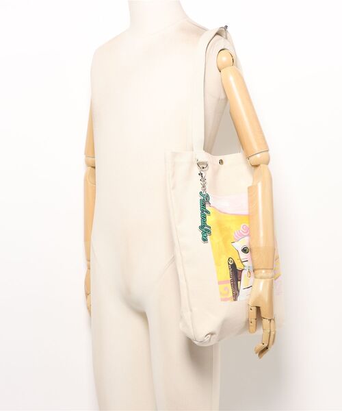 PAUL & JOE ACCESSOIRES(ポールアンドジョーアクセソワ)の「【PAUL & JOE ACCESSOIRES /ポール アンド ジョー アクセソワ 】 CANVAS(LOGO CHARM) ロゴチャーム付き縦型トートバッグ(トートバッグ・レディース・イエロー/ブラウン/ブラック/ブルー・FREE)」の5枚目の写真