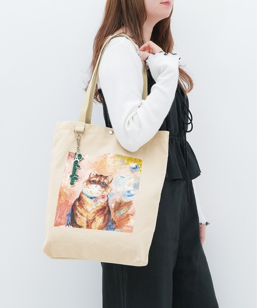PAUL & JOE ACCESSOIRES(ポールアンドジョーアクセソワ)の「【PAUL & JOE ACCESSOIRES /ポール アンド ジョー アクセソワ 】 CANVAS(LOGO CHARM) ロゴチャーム付き縦型トートバッグ(トートバッグ・レディース・イエロー/ブラウン/ブラック/ブルー・FREE)」の2枚目の写真