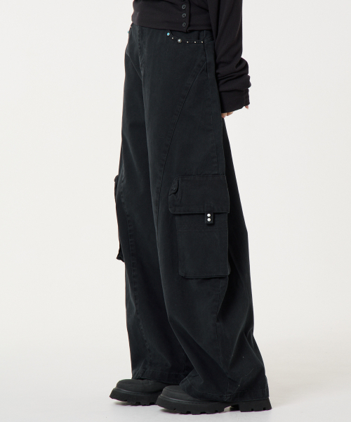 UNKNOWN PLANET（アンノウンプラネット）の「カーブドカーゴ綿パンツブラック（その他パンツ・レディース・その他・LARGE/MEDIUM/SMALL）」の5枚目の写真