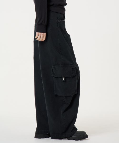 UNKNOWN PLANET（アンノウンプラネット）の「カーブドカーゴ綿パンツブラック（その他パンツ・レディース・その他・LARGE/MEDIUM/SMALL）」の6枚目の写真