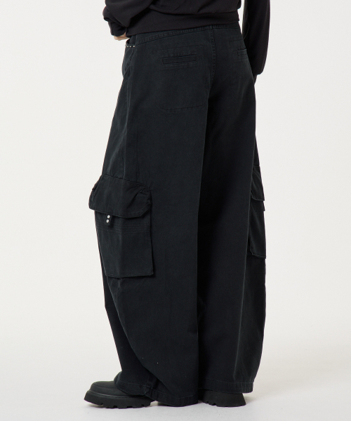 UNKNOWN PLANET（アンノウンプラネット）の「カーブドカーゴ綿パンツブラック（その他パンツ・レディース・その他・LARGE/MEDIUM/SMALL）」の7枚目の写真