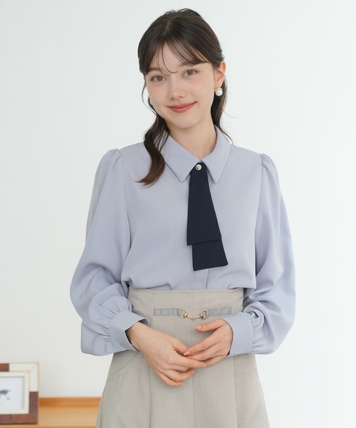 ASTORIA ODIER（アストリアオディール）の「デタッチャブルボウタイブラウス（２WAY仕様）（シャツ/ブラウス・レディース・イエロー/ホワイト/グレイッシュブルー/ピンクベージュ・MEDIUM）」の19枚目の写真