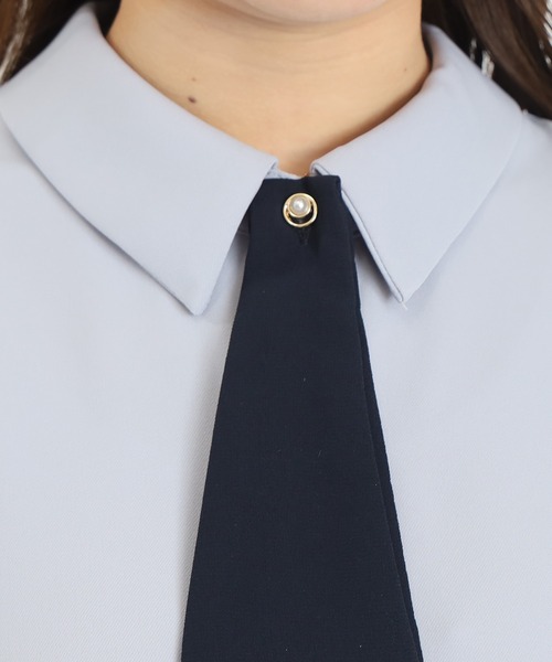 ASTORIA ODIER（アストリアオディール）の「デタッチャブルボウタイブラウス（２WAY仕様）（シャツ/ブラウス・レディース・イエロー/ホワイト/グレイッシュブルー/ピンクベージュ・MEDIUM）」の11枚目の写真