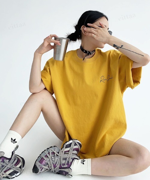 Dalfwin(ダールフィン)の「韓国ファッション RICECAKEフェイクレザーラベル付き筆記体ロゴ半袖Tシャツ(Tシャツ/カットソー・レディース・ホワイト/グレー/イエロー・FREE)」の18枚目の写真