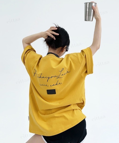 Dalfwin(ダールフィン)の「韓国ファッション RICECAKEフェイクレザーラベル付き筆記体ロゴ半袖Tシャツ(Tシャツ/カットソー・レディース・ホワイト/グレー/イエロー・FREE)」の17枚目の写真