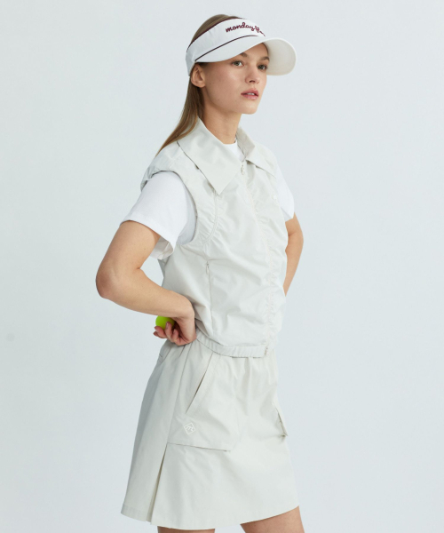 MONDAYFLOW（マンデーフロー）の「ニューヘイプリルジップアップベスト_ライトベージュ（ベスト・レディース・その他・SMALL/MEDIUM/LARGE）」の4枚目の写真