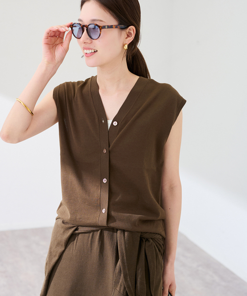 FRAMeWORK（フレームワーク）の「シルク混綿麻ノースリーブ2WAYカーディガン（カーディガン/ボレロ・レディース・ブルー/ブラック/ブラウン・FREE）」の2枚目の写真